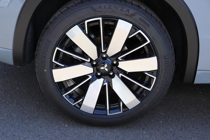 2025 Mitsubishi Outlander Exceed Tourer