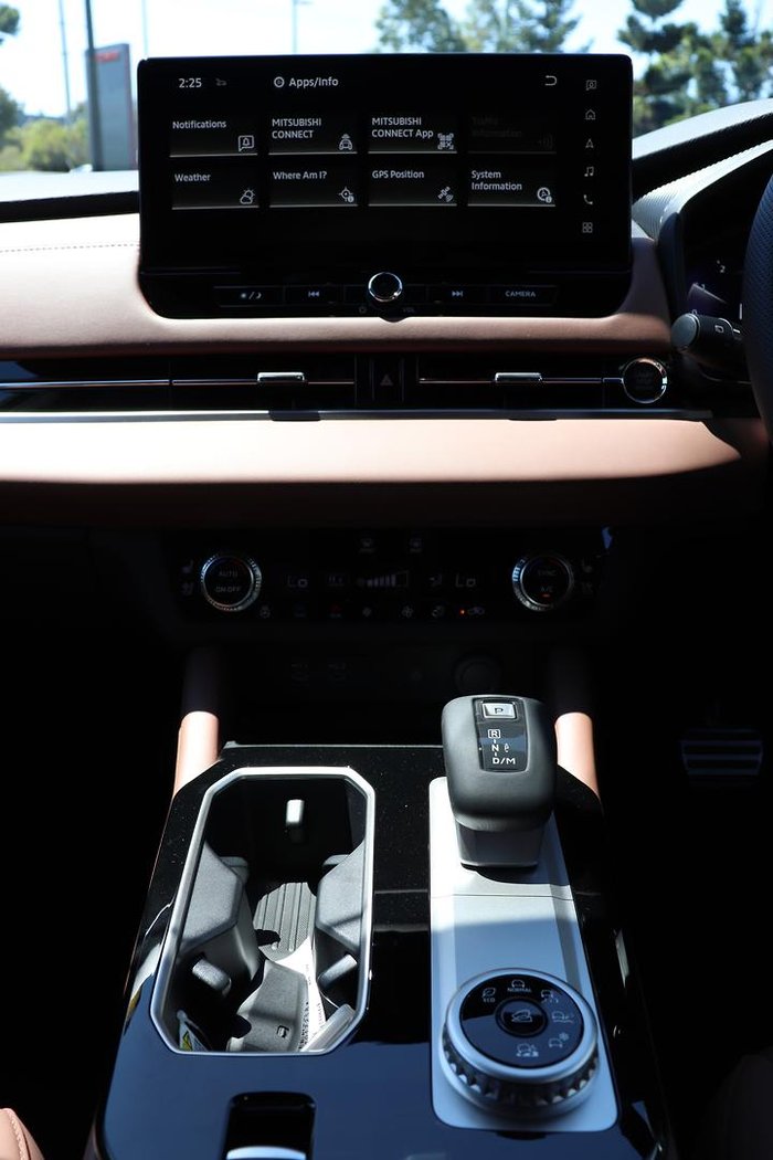 2025 Mitsubishi Outlander Exceed Tourer