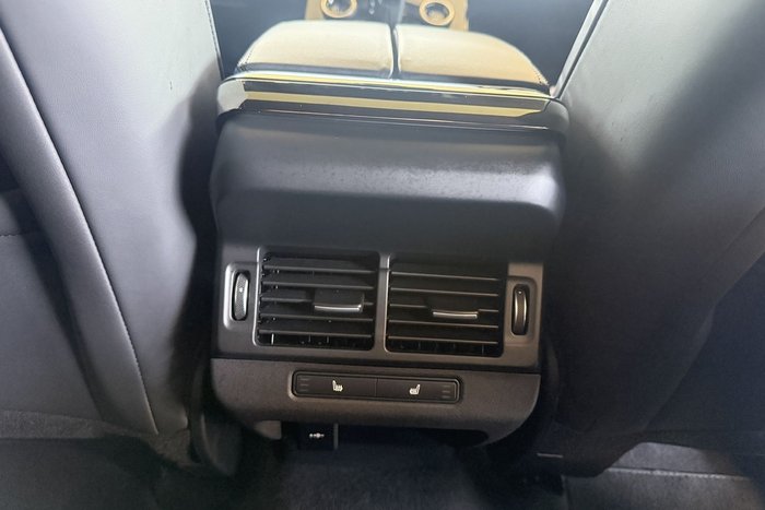 2023 Land Rover Range Rover Evoque P300e Dynamic HSE