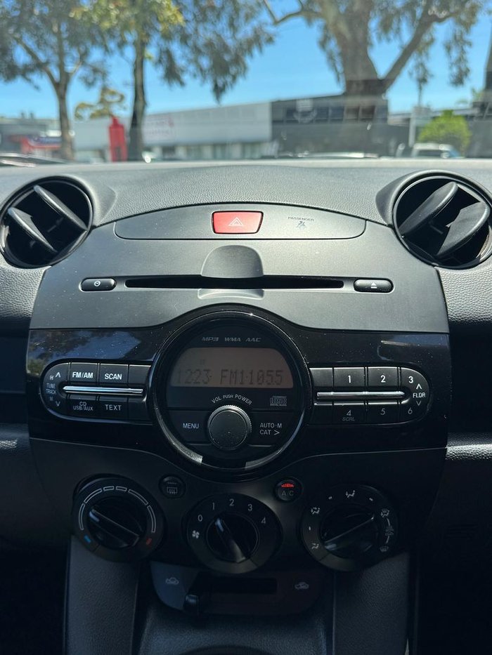 2013 Mazda 2 Neo DE Series 2 MY13 Spirited Green