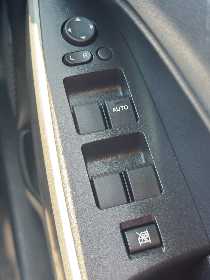 2013 Mazda 2 Neo DE Series 2 MY13 Spirited Green