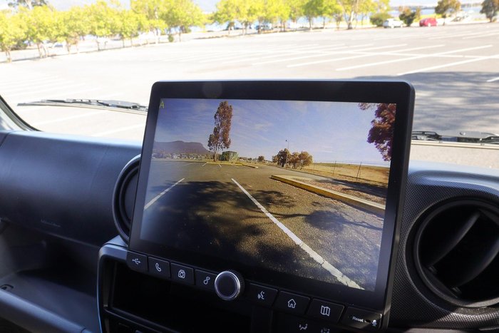 2025 Hino 616 Std Manual Alloy Tray White