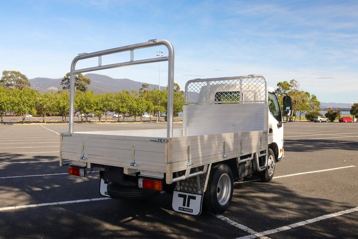 2025 Hino 616 Std Manual Alloy Tray White