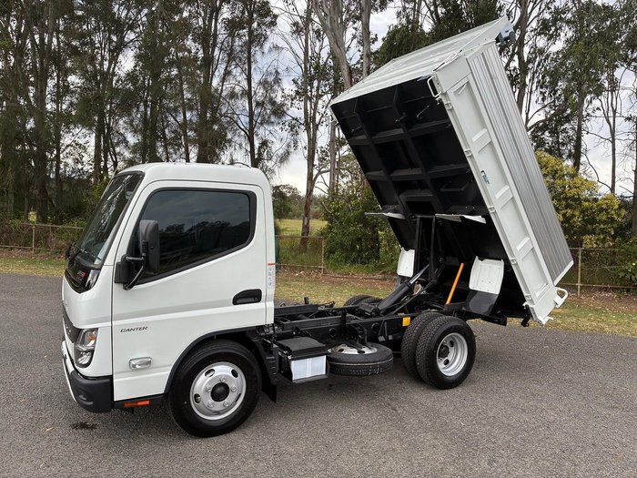2024 Fuso Canter 615 Tipper White