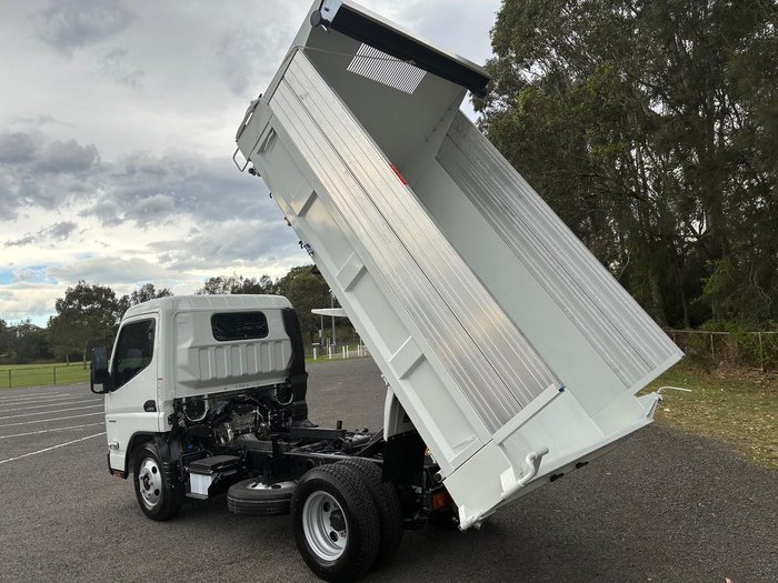 2024 Fuso Canter 615 Tipper White