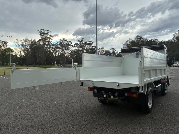 2024 Fuso Canter 615 Tipper White