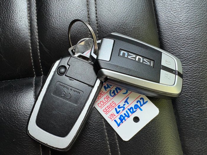 2017 Isuzu MU-X LS-T