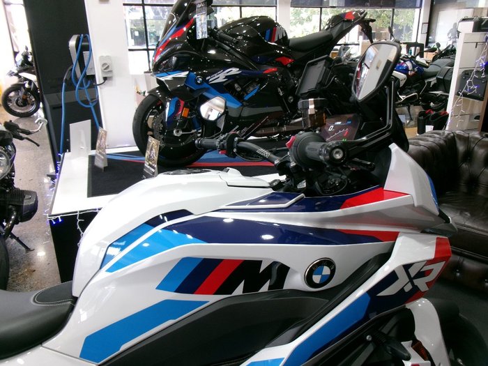 2025 BMW Motorrad M 1000 XR LIGHTWHITE UNI/M MOTORSPORT