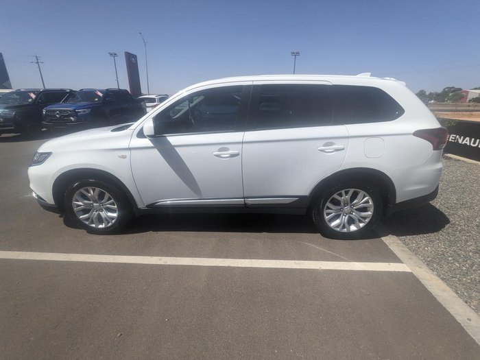 2021 Mitsubishi Outlander ES
