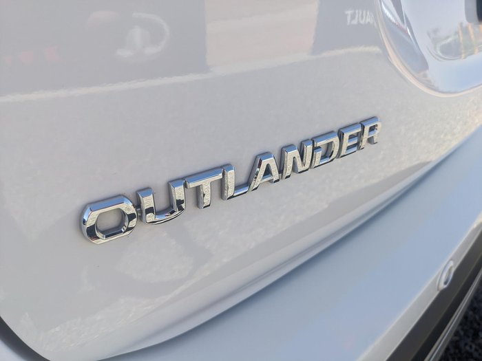 2021 Mitsubishi Outlander ES