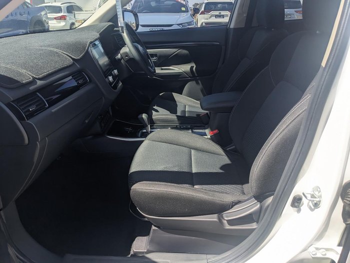 2021 Mitsubishi Outlander ES