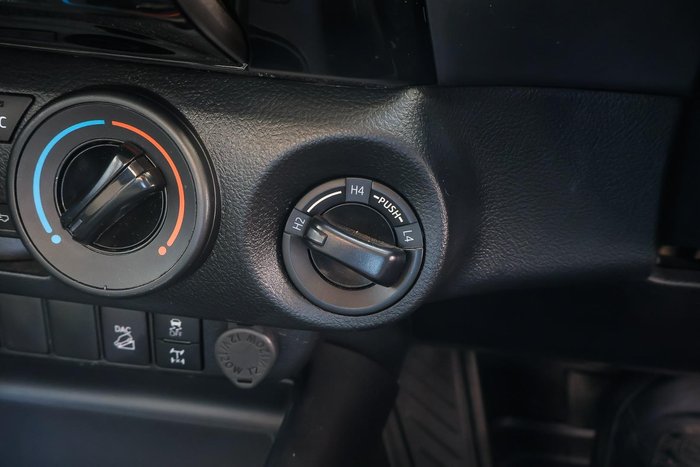 2023 Toyota Hilux SR