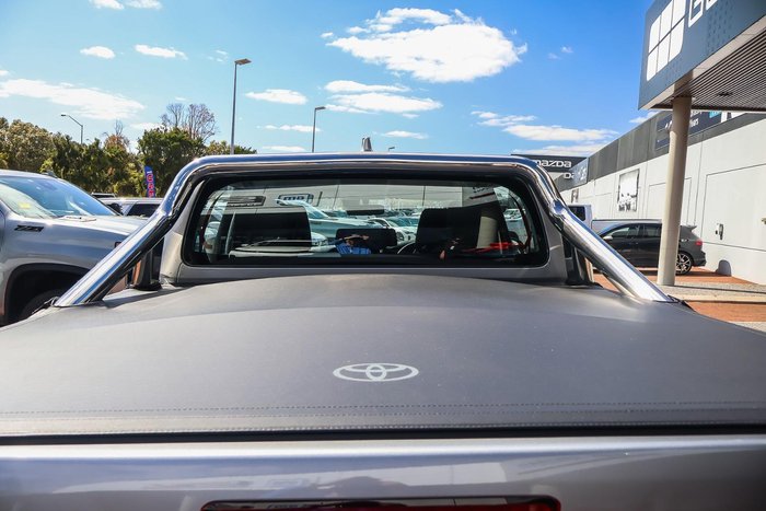 2023 Toyota Hilux SR