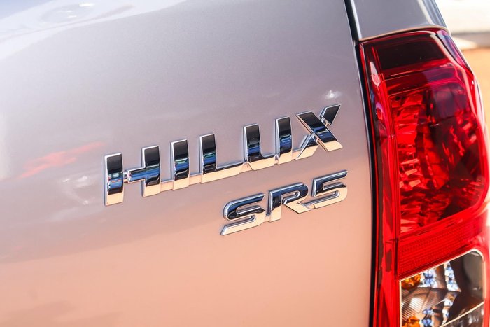 2023 Toyota Hilux SR