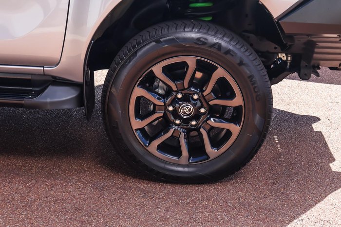 2023 Toyota Hilux SR