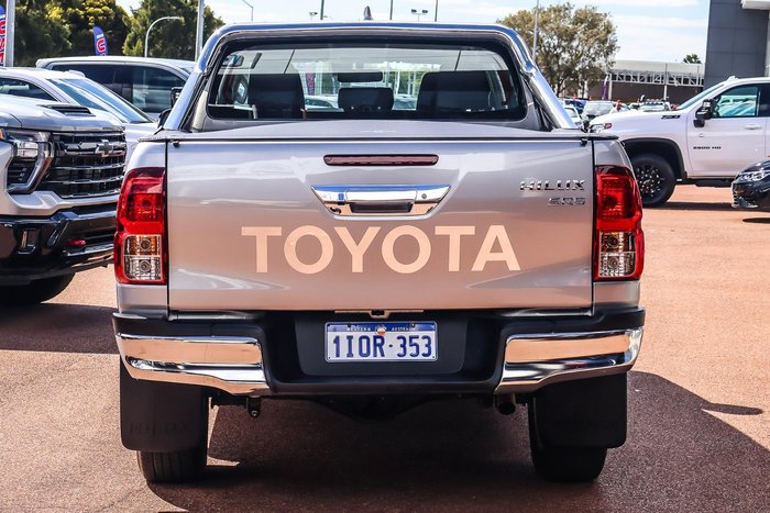 2023 Toyota Hilux SR