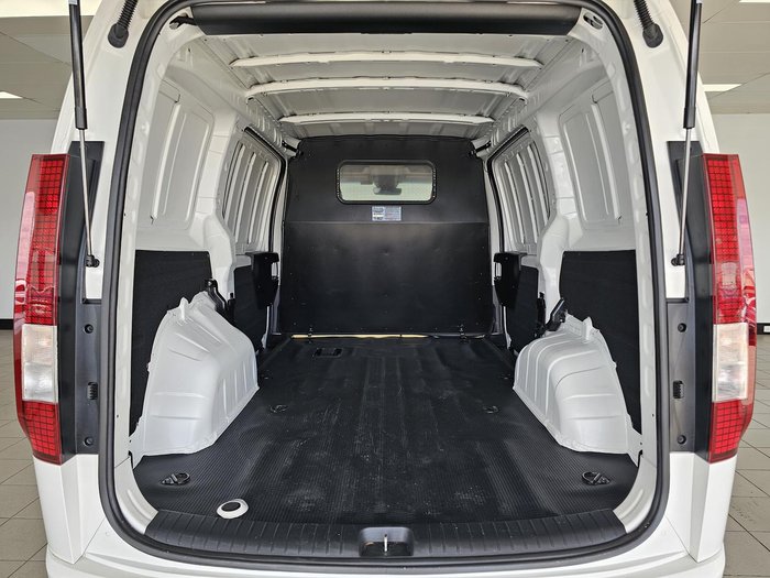 2023 Hyundai STARIA LOAD