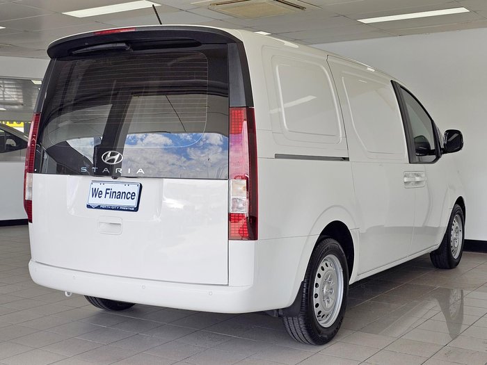 2023 Hyundai STARIA LOAD