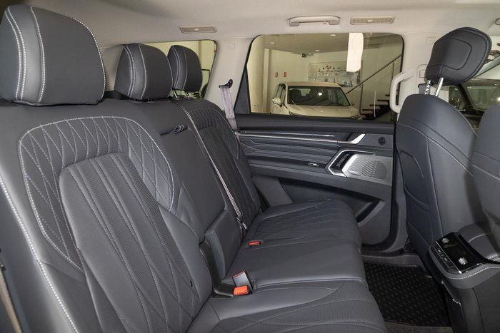 2025 LDV D90 Executive