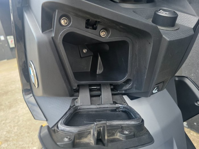 2023 BMW C 400 X BLACK