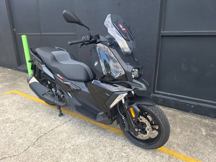 2023 BMW C 400 X BLACK