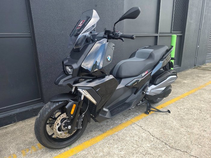 2023 BMW C 400 X BLACK