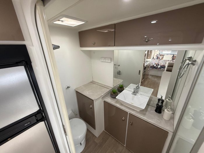 2018 Regent Discoverer