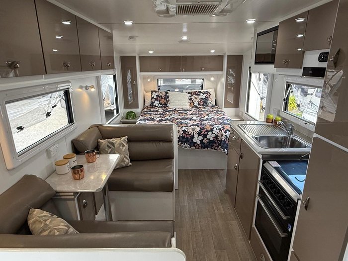 2018 Regent Discoverer