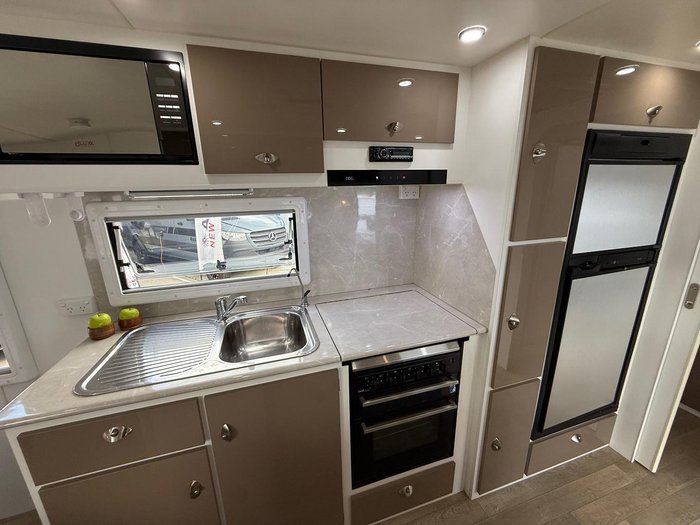 2018 Regent Discoverer