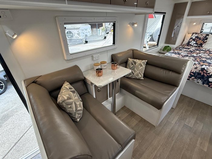 2018 Regent Discoverer