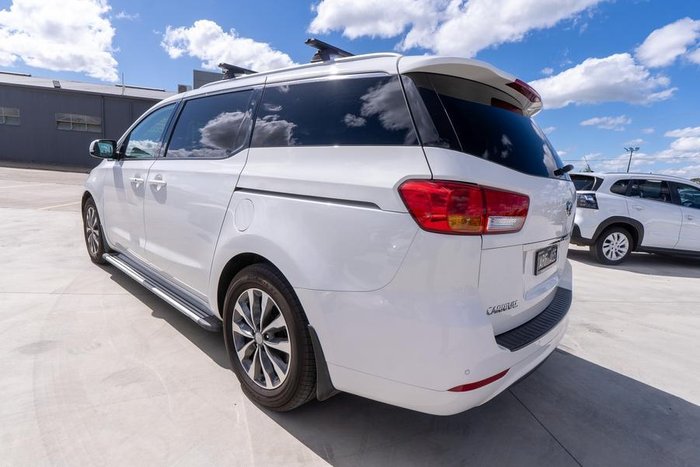 2017 Kia Carnival SLi