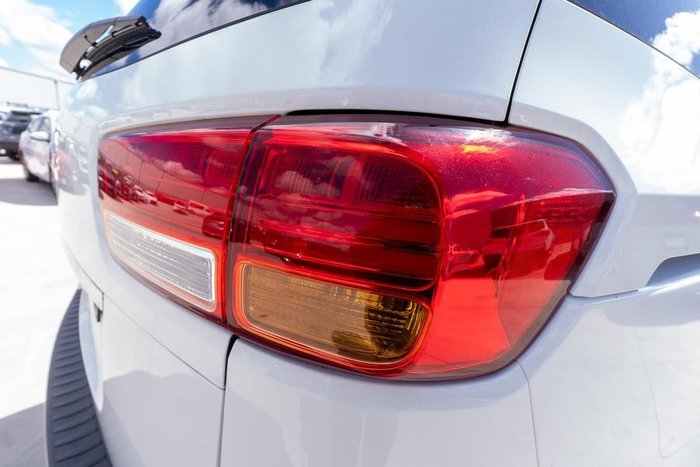 2017 Kia Carnival SLi