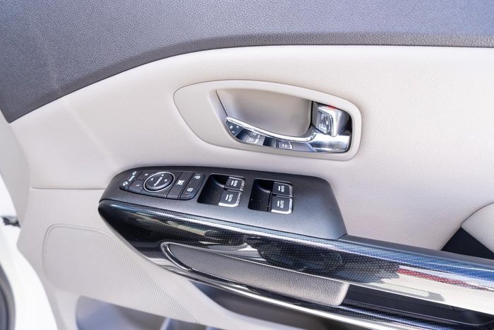 2017 Kia Carnival SLi