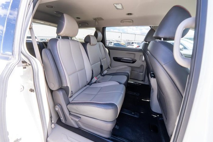 2017 Kia Carnival SLi