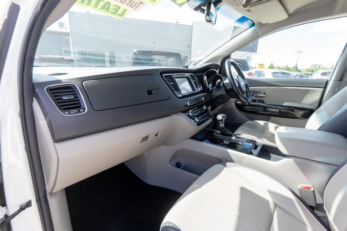 2017 Kia Carnival SLi