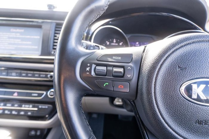 2017 Kia Carnival SLi