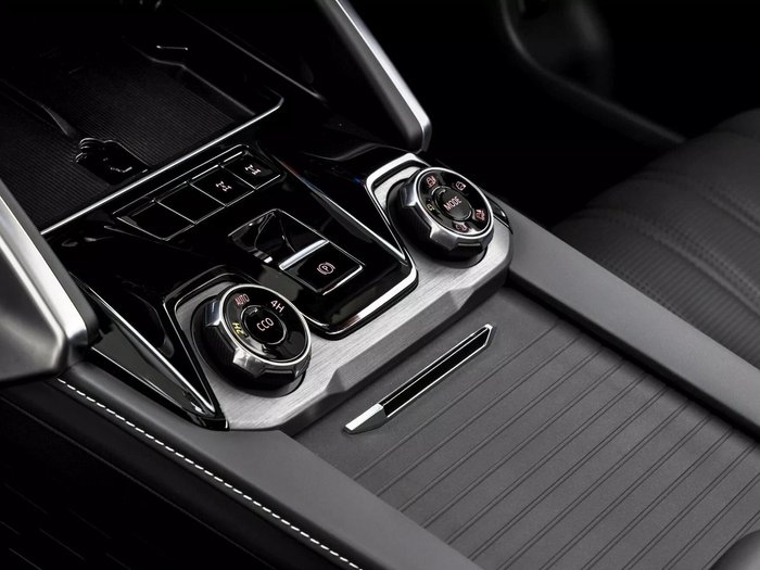 2025 LDV D90 Executive