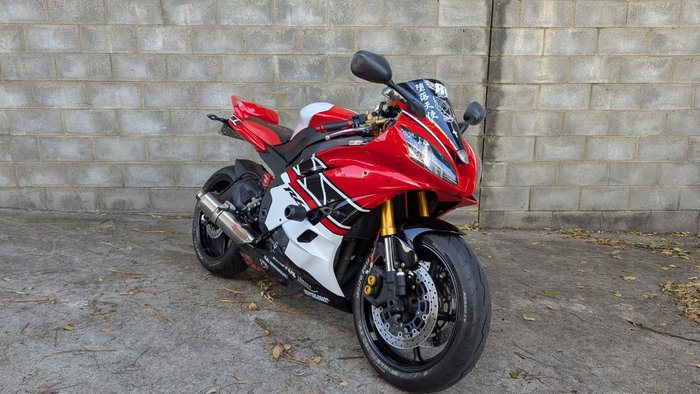 2006 Yamaha YZF-R6 Red