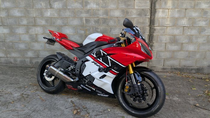 2006 Yamaha YZF-R6 Red