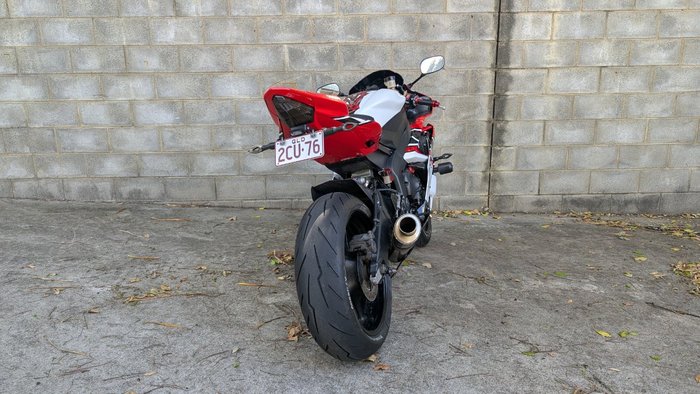 2006 Yamaha YZF-R6 Red