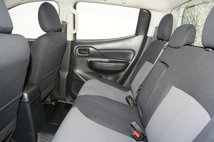 2022 Mitsubishi Triton GLX