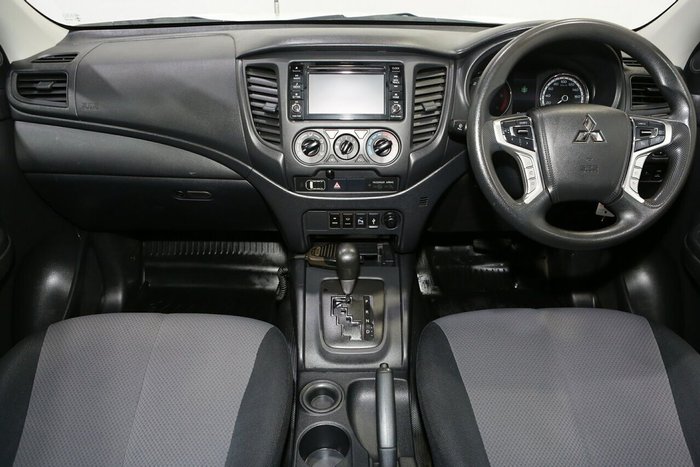 2022 Mitsubishi Triton GLX