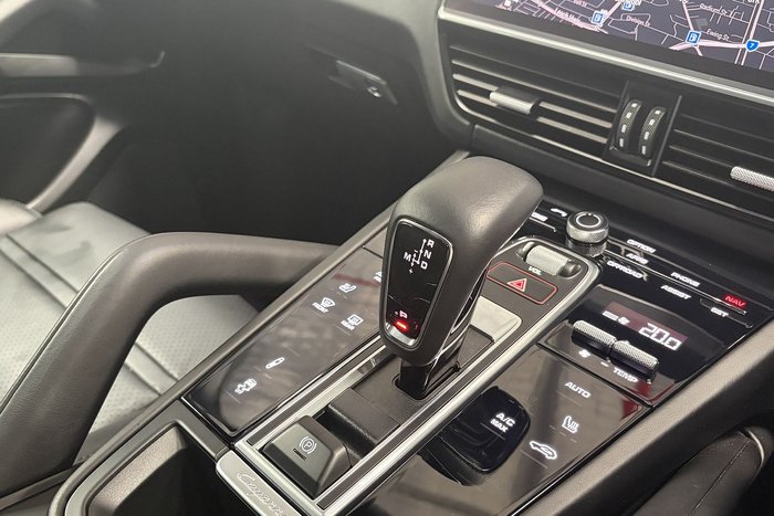 2022 Porsche Cayenne Platinum Edition