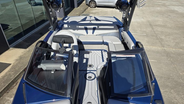 2018 Malibu Wakesetter 20 VTX
