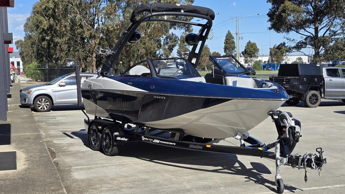 2018 Malibu Wakesetter 20 VTX