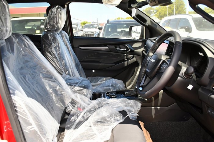 2025 Isuzu MU-X LS-T