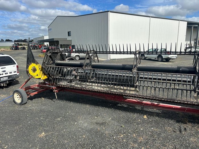 2002 MacDon 9352 Turbo Sp Swather & Macdon 972 25' Front