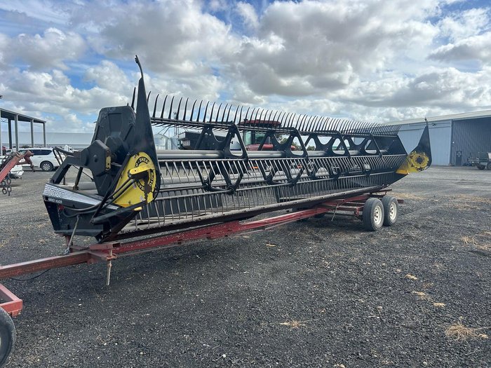 2002 MacDon 9352 Turbo Sp Swather & Macdon 972 25' Front