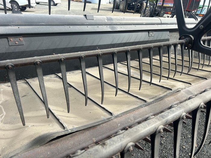 2002 MacDon 9352 Turbo Sp Swather & Macdon 972 25' Front