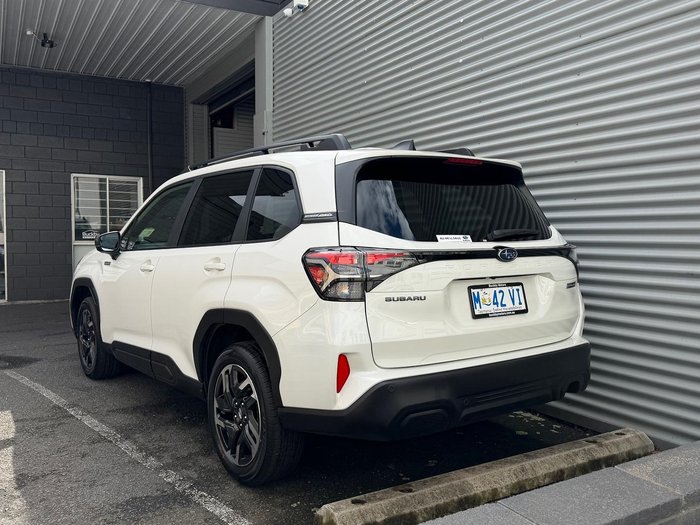2025 Subaru Forester Hybrid S6 MY26 AWD Crystal White